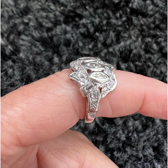 Vintage EREV Harold Freeman 14K Gold Diamond Ring - Picture 4 of 8